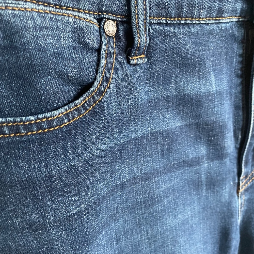 Talbots Straight Leg Cropped Cigarette Stovepipe Jeans in Medium Wash Size 14 - Picture 6 of 10